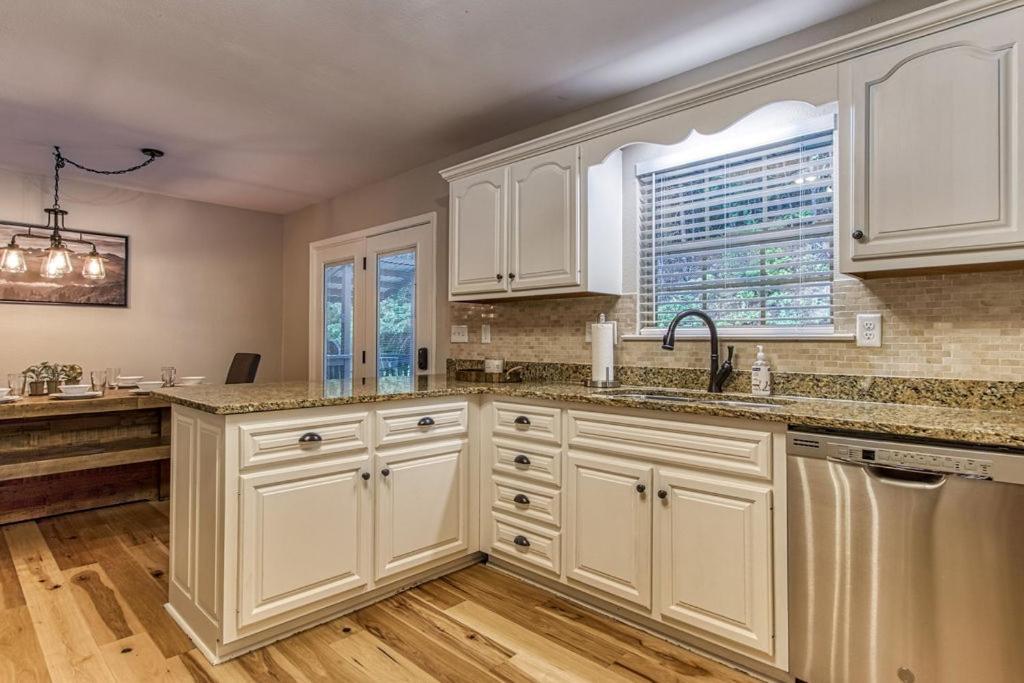 Tranquility Hollow, Indoor Pool, Game Room, 1089 Free Tickets Each Paid Day, Dollywood And More! Sevierville Exterior foto